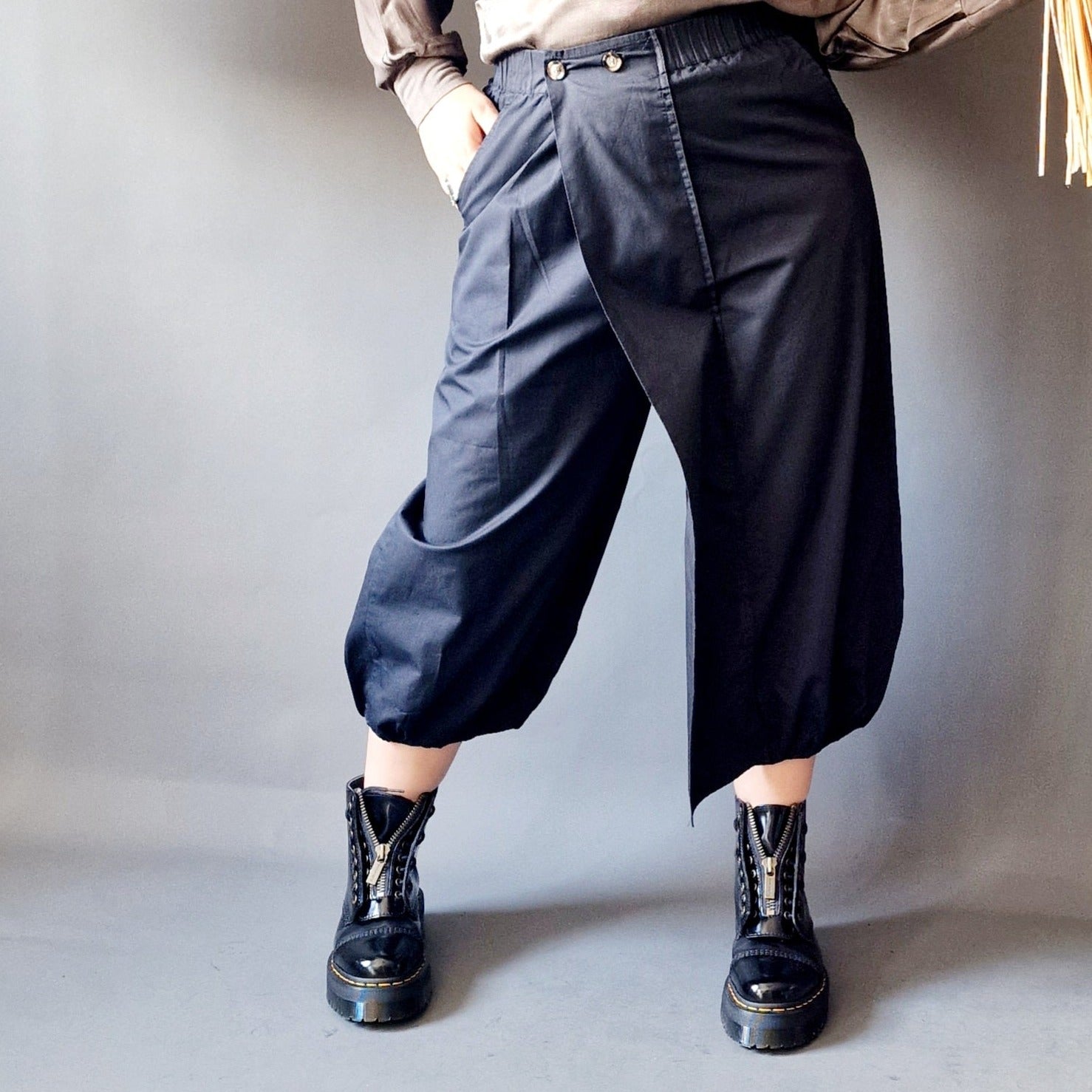 Simple Moderne Casual Punk Wide Legged Capri Pants