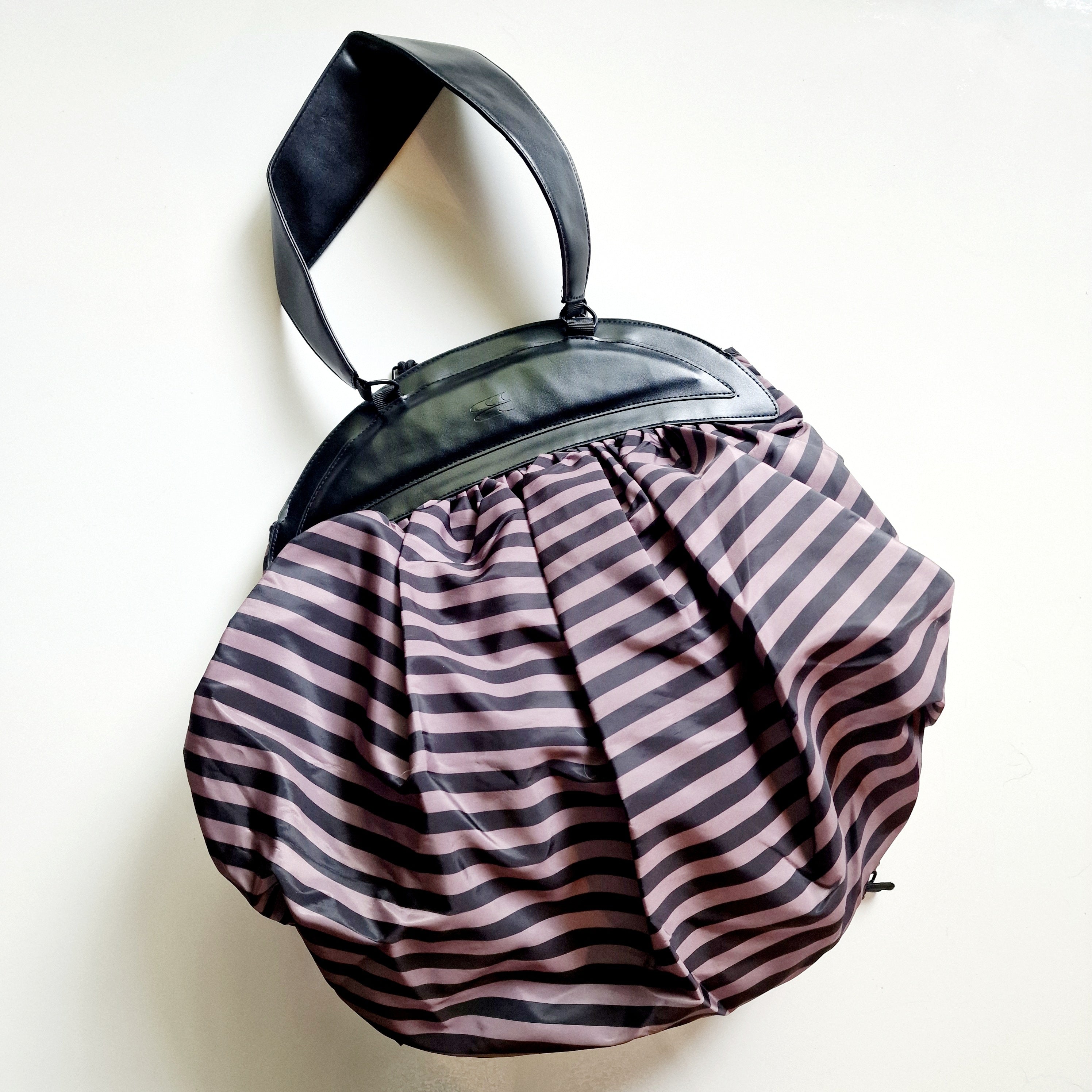 Casual Minimal Goth Maxi Shoulder Bag