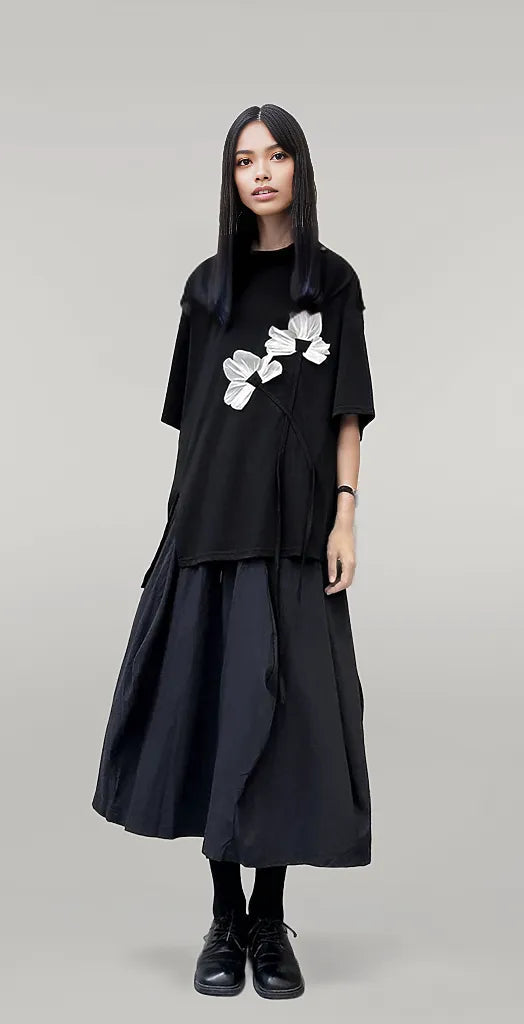 Casual Minimal Goth Flower T-shirt-SimpleModerne