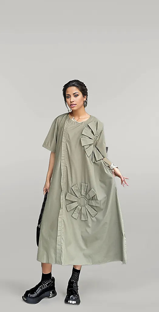 Mid-Length Dress with 3D Flower Decoration - Black & Olive-SimpleModerne