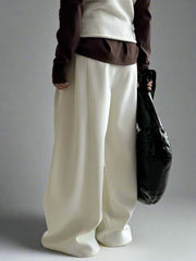 Beige Wide-Leg Boyfriend Trousers – Relaxed and Elegant-SimpleModerne