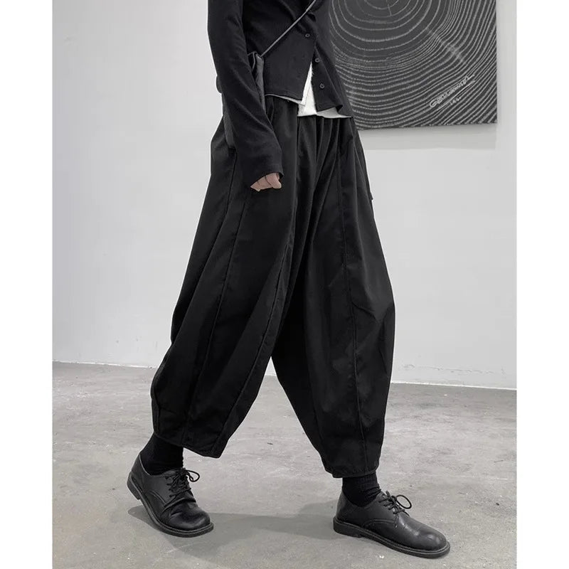 Bold Design Balloon Trousers with Relaxed Fit and Pleated Details-SimpleModerne