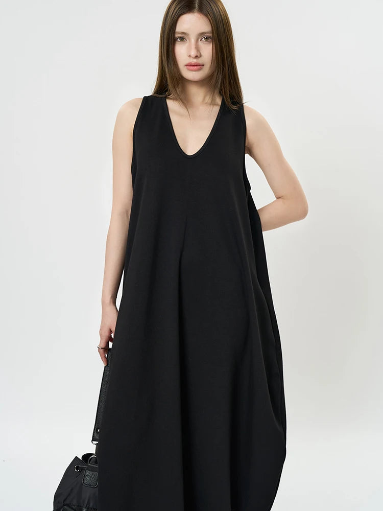 Maxi Potato Bag Dress with Deep V-Neckline - Black-SimpleModerne