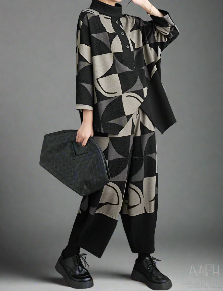 Oversized Geometric Print Two-Piece Set – Relaxed Fit Knit Lounge Wear