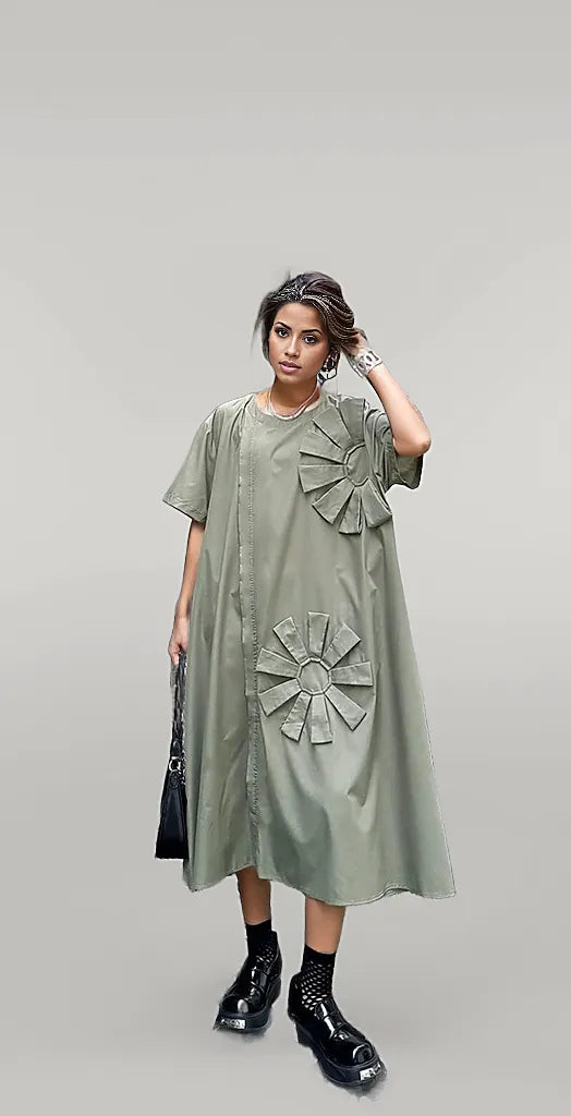 Mid-Length Dress with 3D Flower Decoration - Black & Olive-SimpleModerne