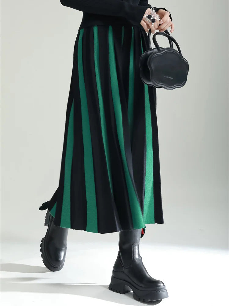 Pleated Design with Mint Green & Black-SimpleModerne