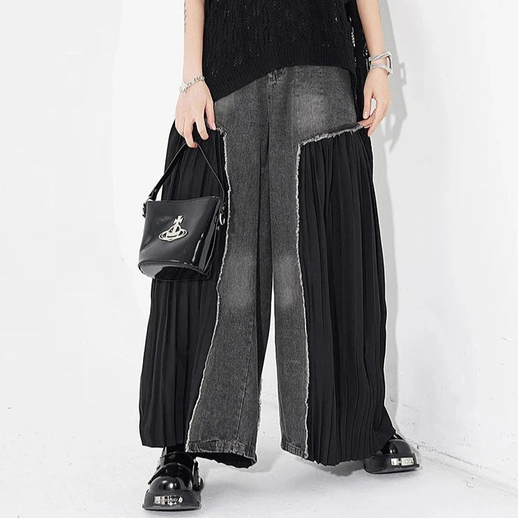 Women's black rock-vibe pleated recycled short skirt