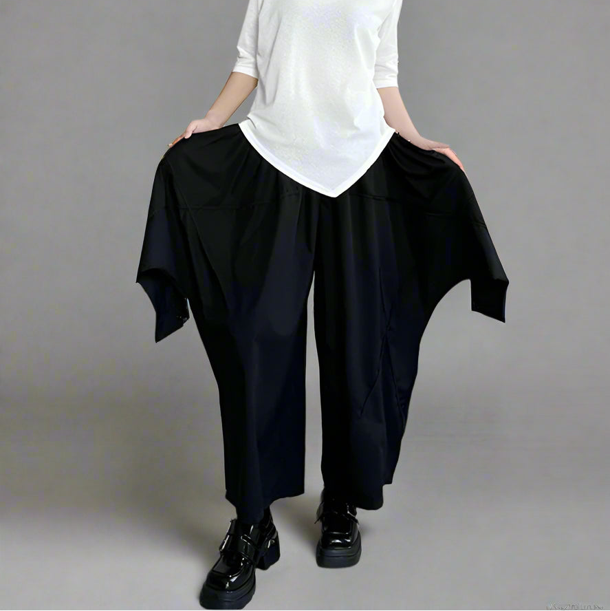 Industrial-Style Capri Trousers with Adjustable Shirt-Sleeve Detailing