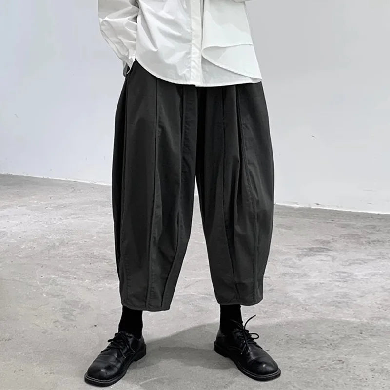 Bold Design Balloon Trousers with Relaxed Fit and Pleated Details-SimpleModerne