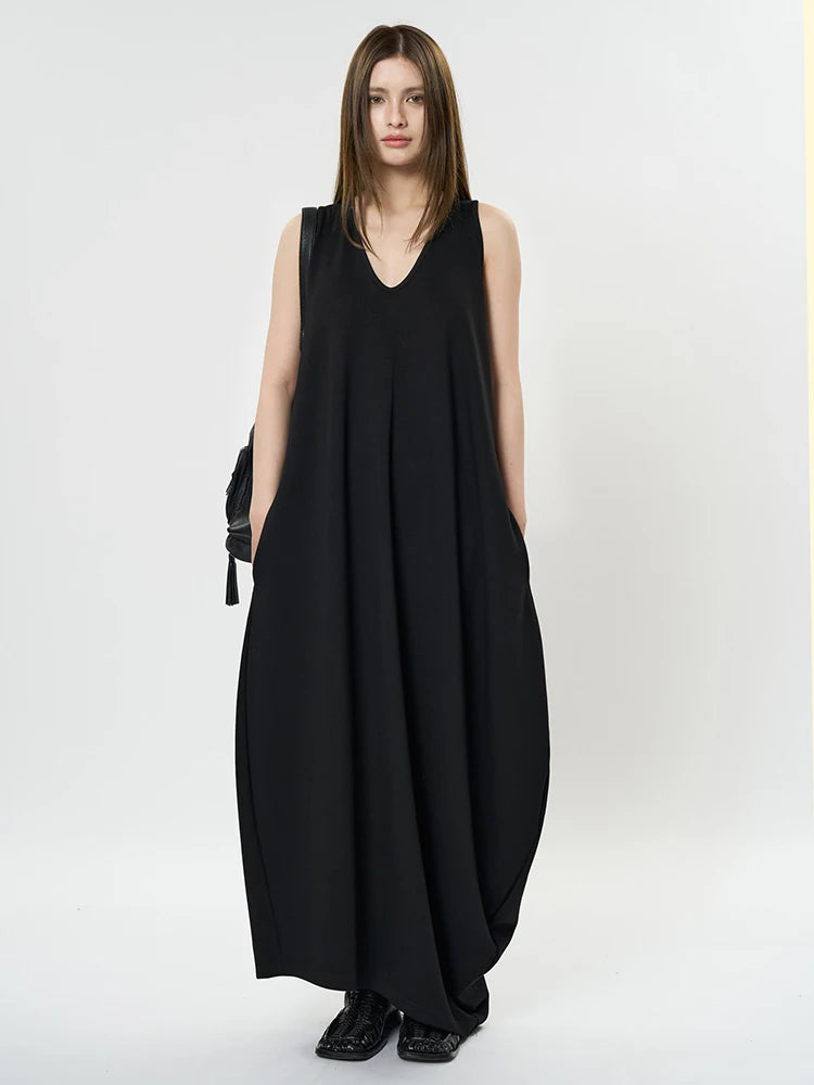 Maxi Potato Bag Dress with Deep V-Neckline - Black-SimpleModerne