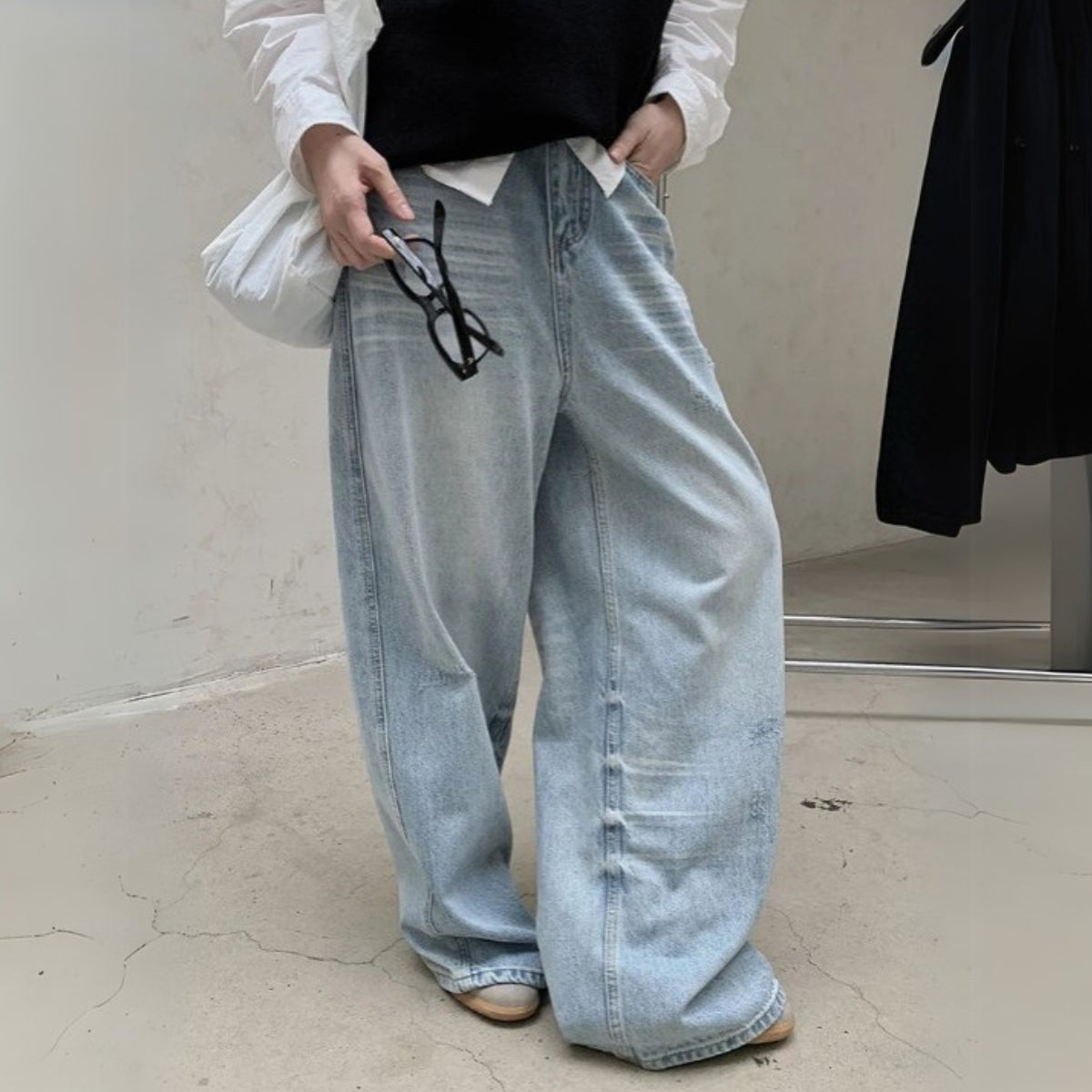 Wide-Legged Light Wash Jeans