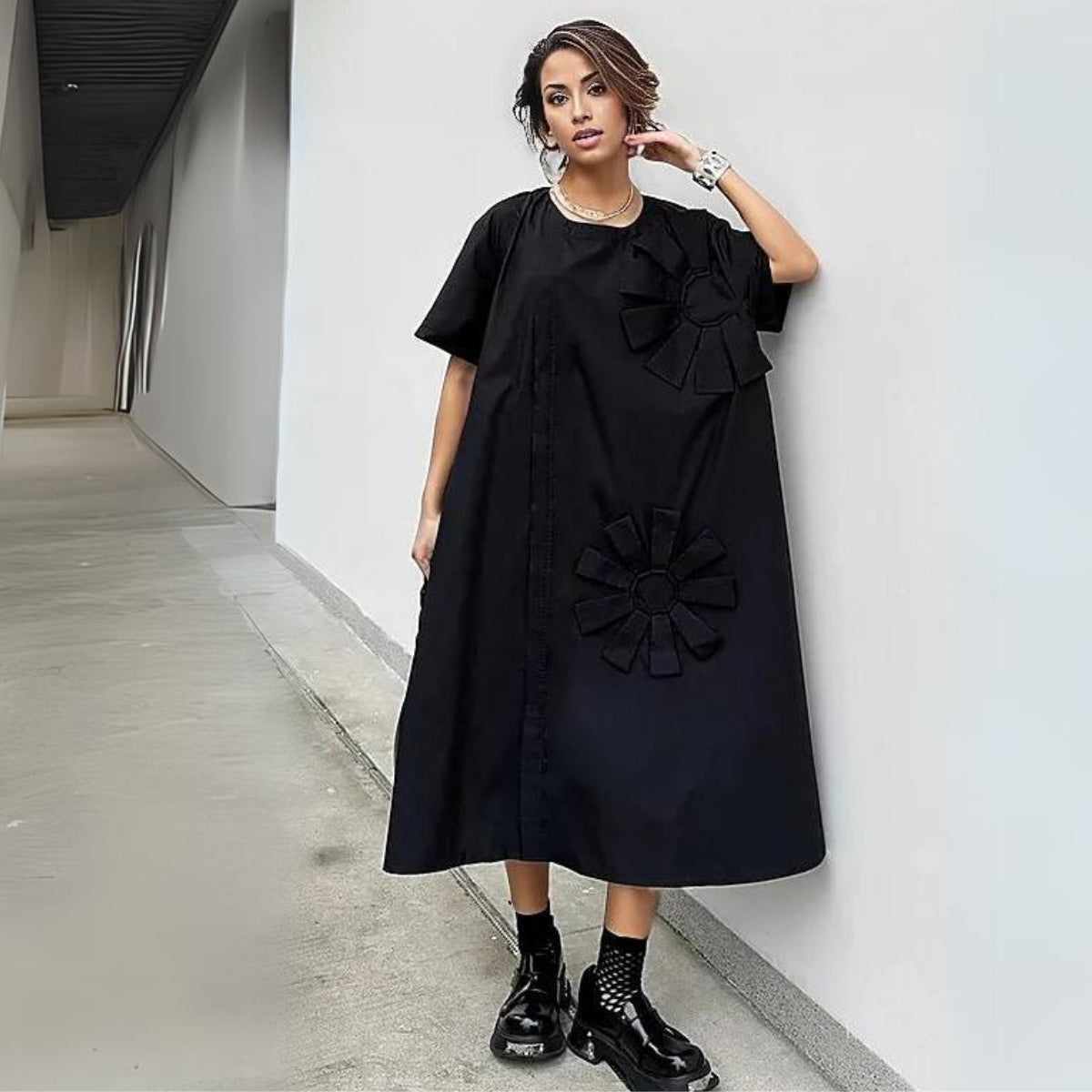 Mid-Length Dress with 3D Flower Decoration - Black & Olive-SimpleModerne