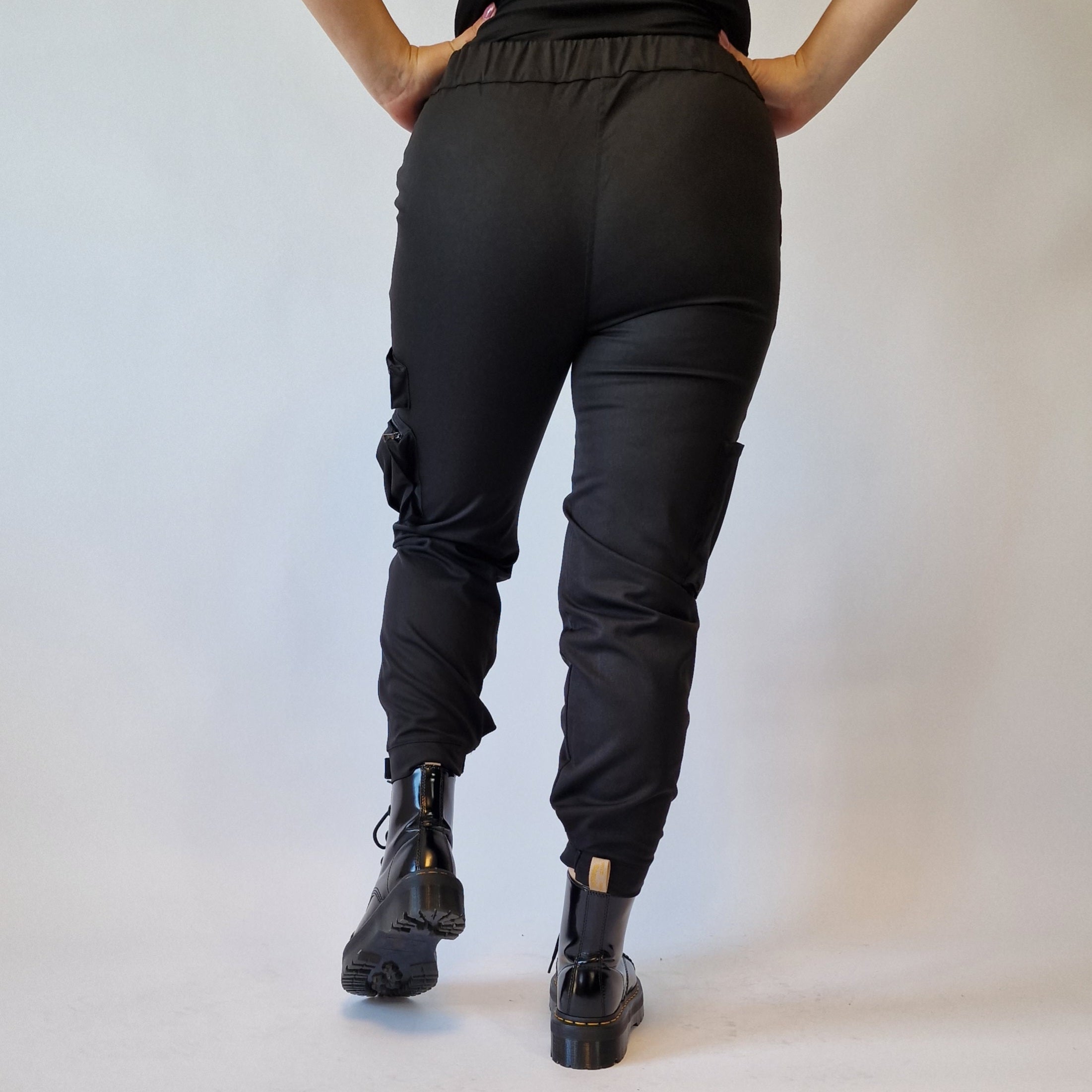 Tyna Wide Leg Cargo Pants, Women's Fashion, Bottoms, Jeans & Leggings on  Carousell