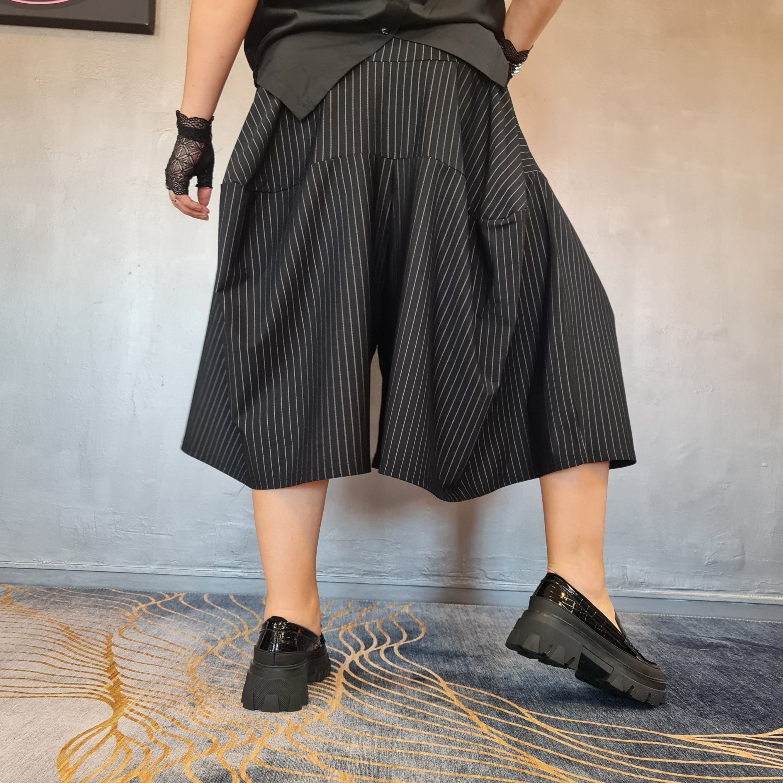 Pinstripe 2024 capri pants